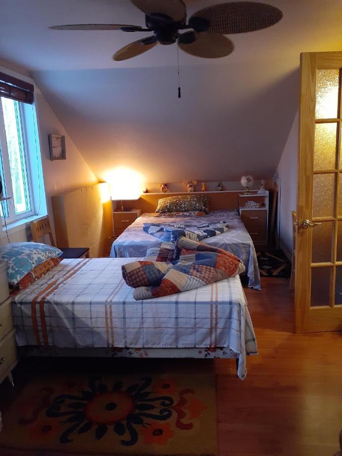 Bed and Breakfast Bienvevus chez RINO-HUGUES Trois-Pistoles Exterior foto