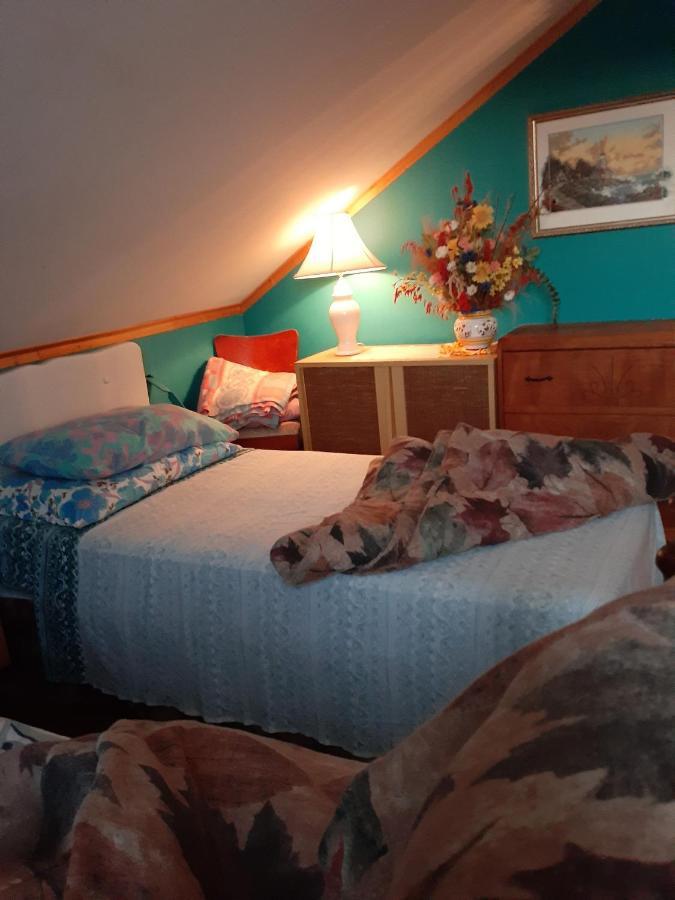 Bed and Breakfast Bienvevus chez RINO-HUGUES Trois-Pistoles Exterior foto